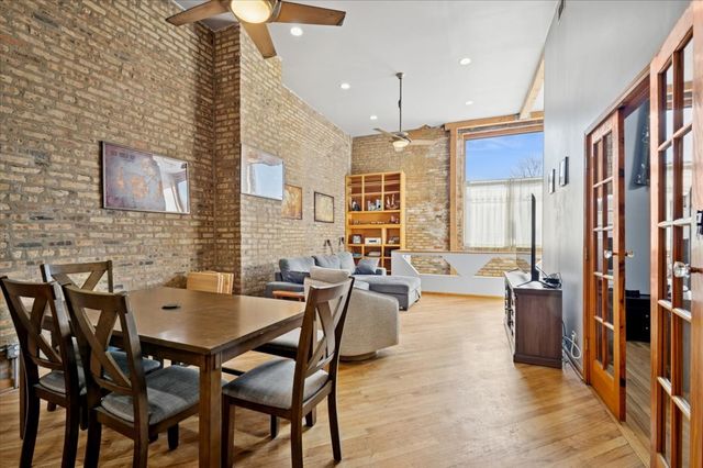 1344 W AUGUSTA Boulevard 1, Chicago, IL 60642