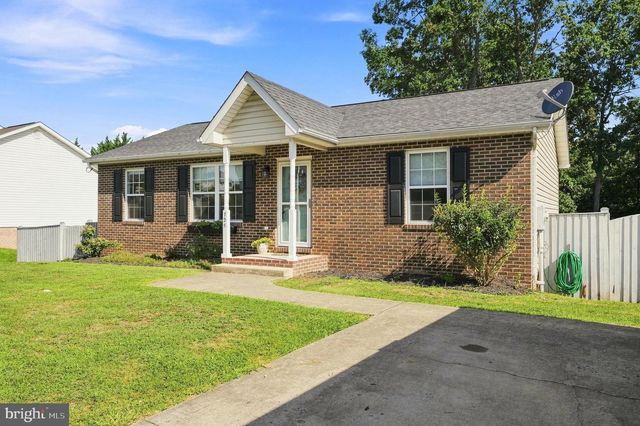 725 CHRISTIANSEN DR, Strasburg, VA 22657