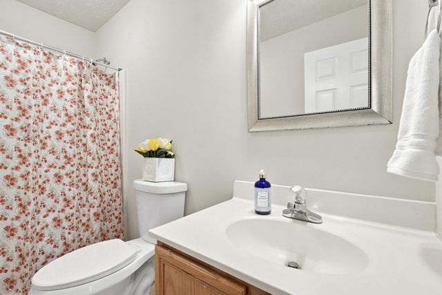 725 CHRISTIANSEN DR, Strasburg, VA 22657
