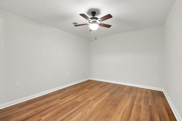 725 CHRISTIANSEN DR, Strasburg, VA 22657