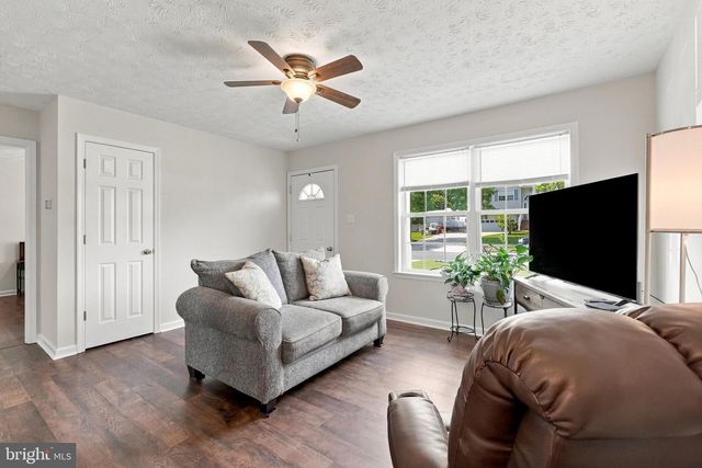 725 CHRISTIANSEN DR, Strasburg, VA 22657