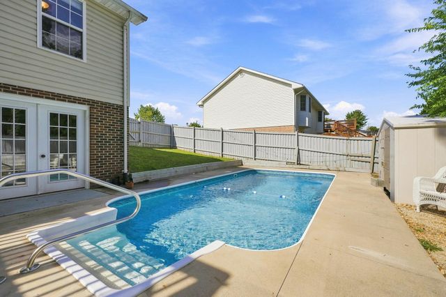 725 CHRISTIANSEN DR, Strasburg, VA 22657