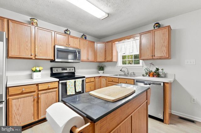 725 CHRISTIANSEN DR, Strasburg, VA 22657