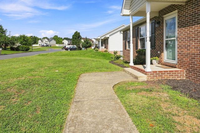 725 CHRISTIANSEN DR, Strasburg, VA 22657