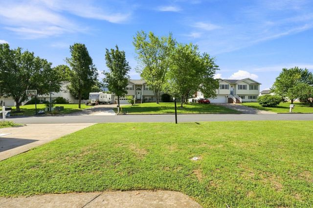 725 CHRISTIANSEN DR, Strasburg, VA 22657