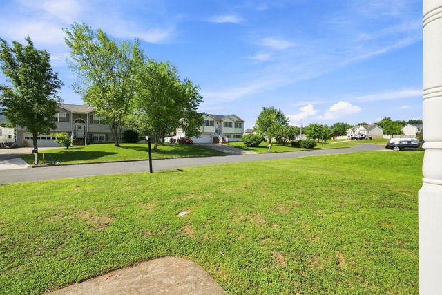 725 CHRISTIANSEN DR, Strasburg, VA 22657