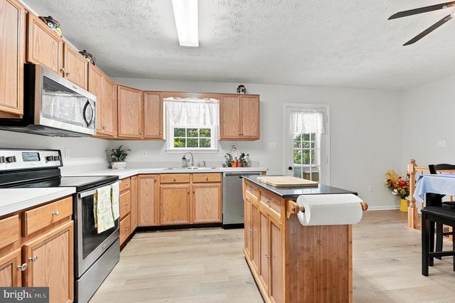 725 CHRISTIANSEN DR, Strasburg, VA 22657