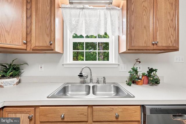 725 CHRISTIANSEN DR, Strasburg, VA 22657