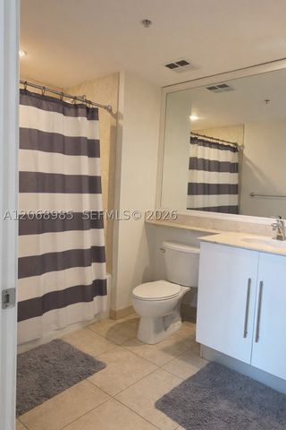 335 S Biscayne Blvd 1005, Miami, FL 33131