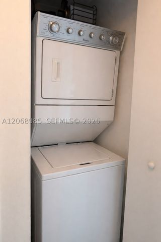 335 S Biscayne Blvd 1005, Miami, FL 33131