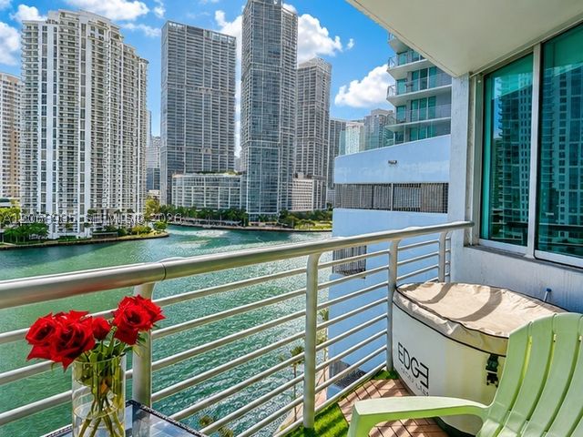 335 S Biscayne Blvd 1005, Miami, FL 33131