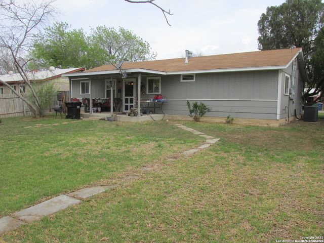 2305 ELAINE DR, Hondo, TX 78861