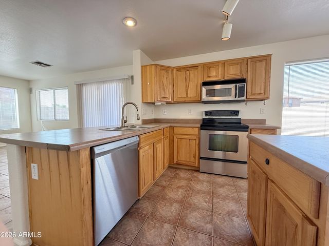 4802 W FAWN Drive, Laveen, AZ 85339