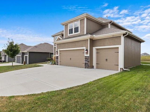 11016 N Crystal Avenue, Kansas City, MO 64156