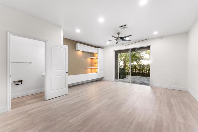 354 SE 1st Way 354, Deerfield Beach, FL 33441