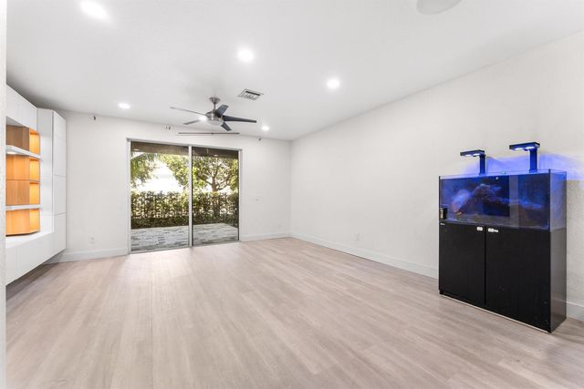 354 SE 1st Way 354, Deerfield Beach, FL 33441