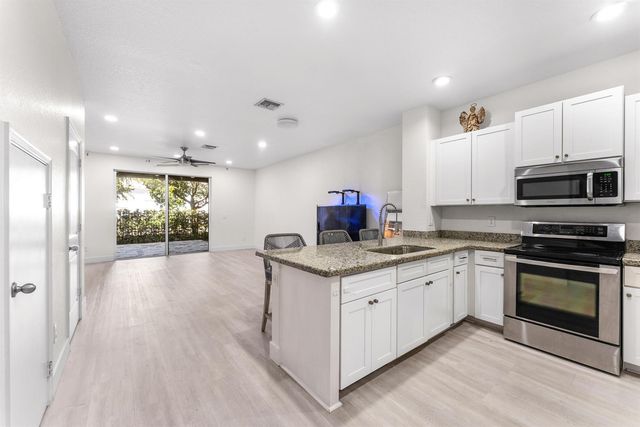 354 SE 1st Way 354, Deerfield Beach, FL 33441