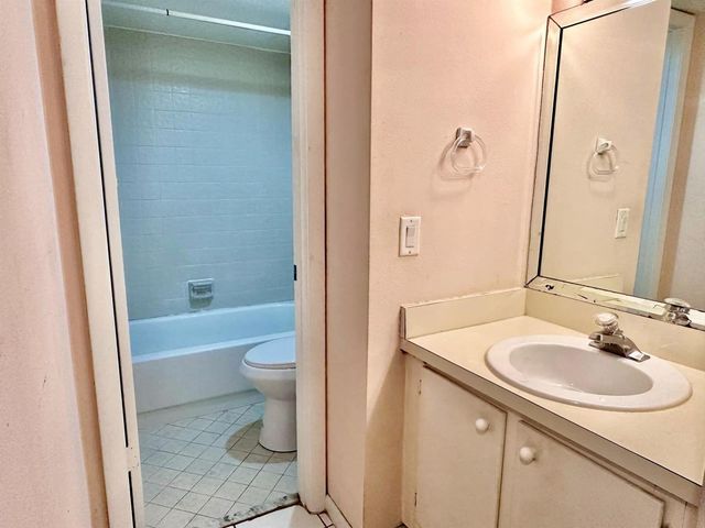 3000 NW 42nd Avenue B101, Coconut Creek, FL 33066