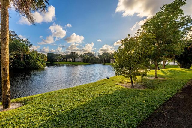 3000 NW 42nd Avenue B101, Coconut Creek, FL 33066