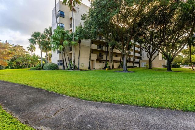 3000 NW 42nd Avenue B101, Coconut Creek, FL 33066
