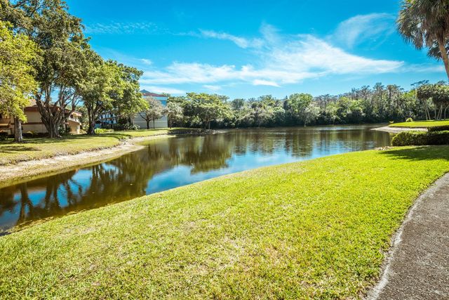 3000 NW 42nd Avenue B101, Coconut Creek, FL 33066