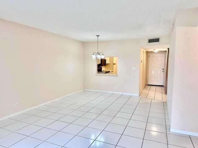 3000 NW 42nd Avenue B101, Coconut Creek, FL 33066