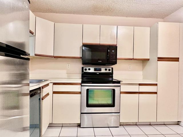 3000 NW 42nd Avenue B101, Coconut Creek, FL 33066