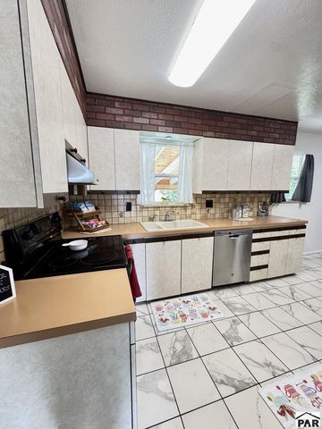29 Loyola Lane, Pueblo, CO 81005