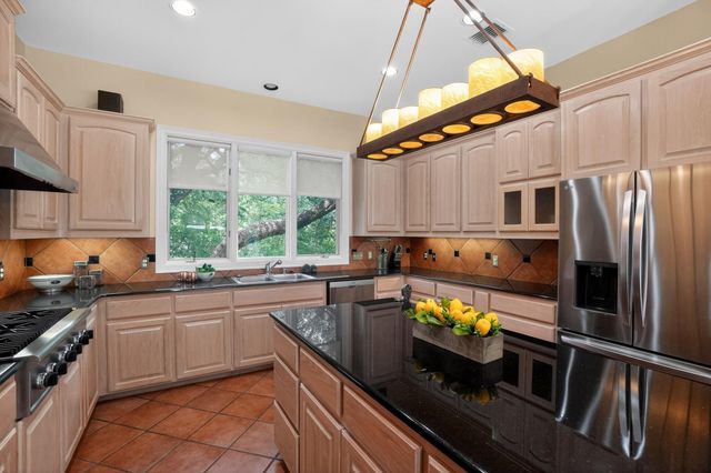 2305 Barton Creek BLVD 40, Austin, TX 78735
