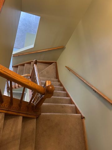 935 Viewpoint Drive, Lake In The Hills, IL 60156