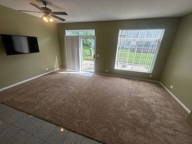 935 Viewpoint Drive, Lake In The Hills, IL 60156