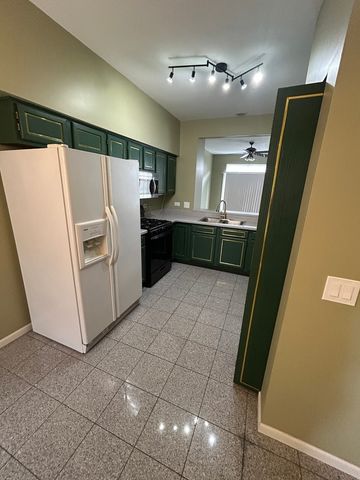 935 Viewpoint Drive, Lake In The Hills, IL 60156