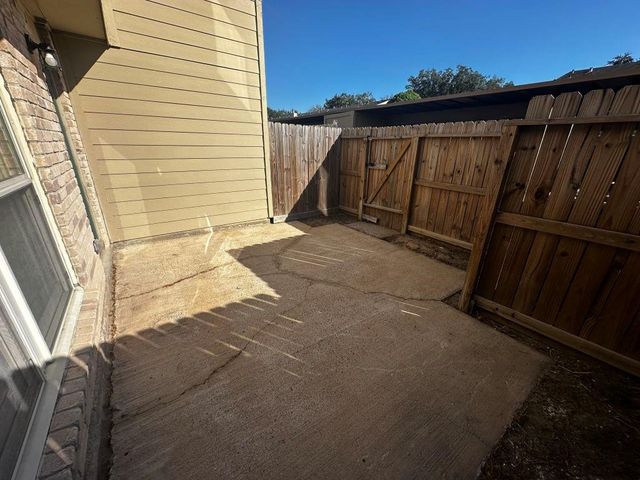 2120 Greenbriar Colony Drive, Houston, TX 77032