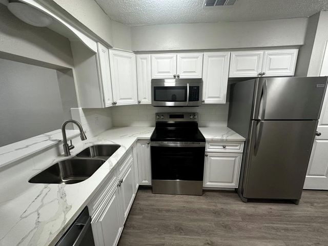 2120 Greenbriar Colony Drive, Houston, TX 77032