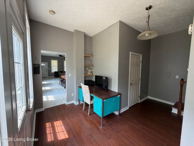 3679 Parthenia Ave, Louisville, KY 40215
