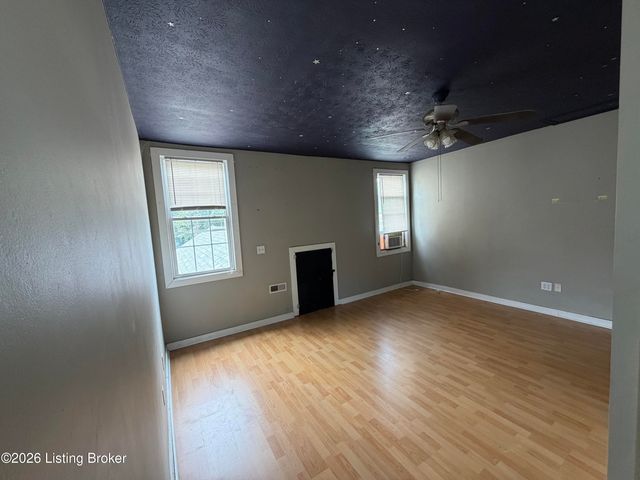 3679 Parthenia Ave, Louisville, KY 40215