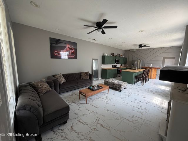 3679 Parthenia Ave, Louisville, KY 40215