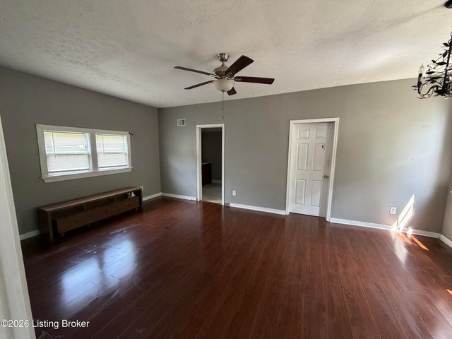 3679 Parthenia Ave, Louisville, KY 40215