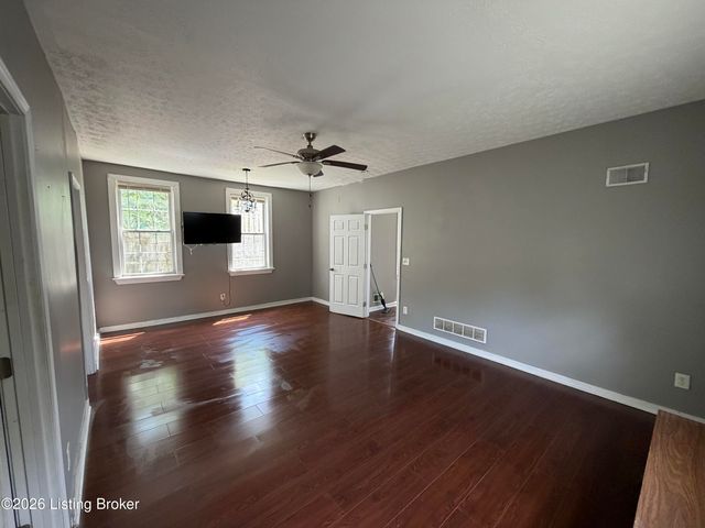 3679 Parthenia Ave, Louisville, KY 40215