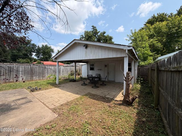 3679 Parthenia Ave, Louisville, KY 40215