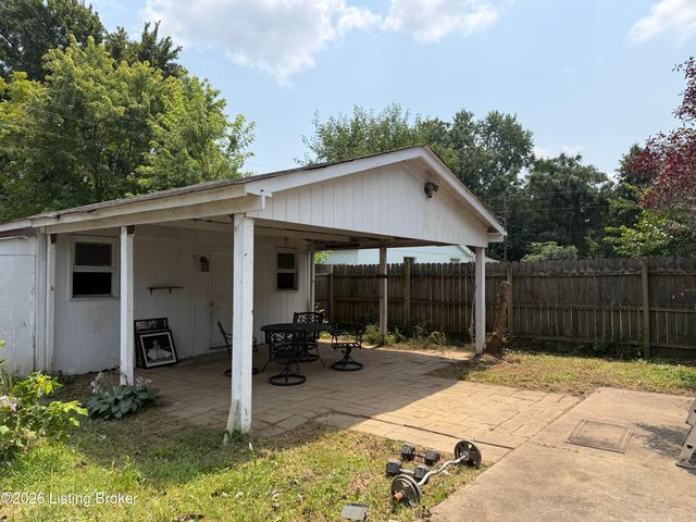 3679 Parthenia Ave, Louisville, KY 40215