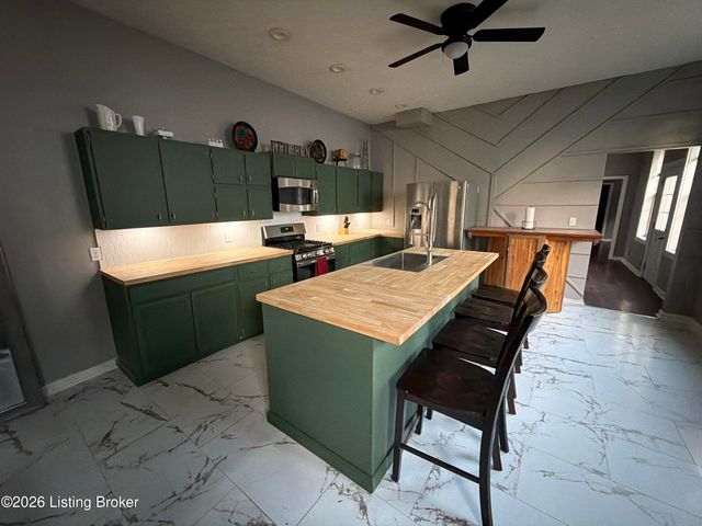 3679 Parthenia Ave, Louisville, KY 40215