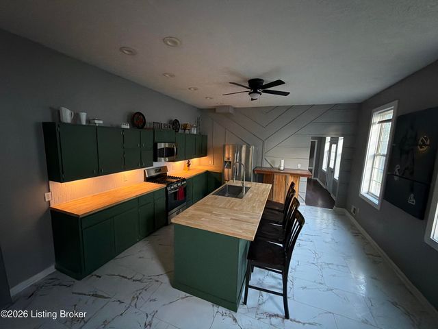 3679 Parthenia Ave, Louisville, KY 40215