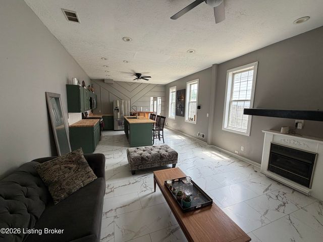 3679 Parthenia Ave, Louisville, KY 40215