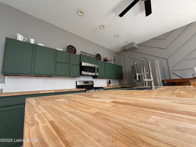 3679 Parthenia Ave, Louisville, KY 40215
