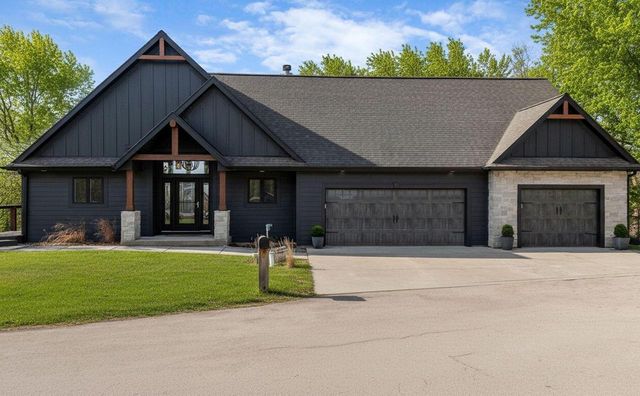 S107W34886 S Shore DRIVE, Mukwonago, WI 53149