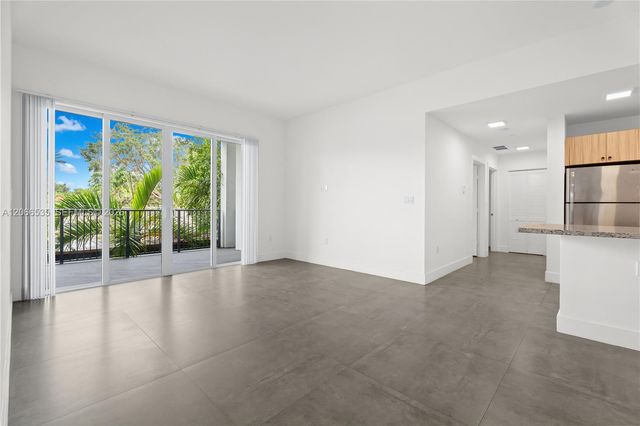2010 SW 25th Terrace 204, Miami, FL 33133