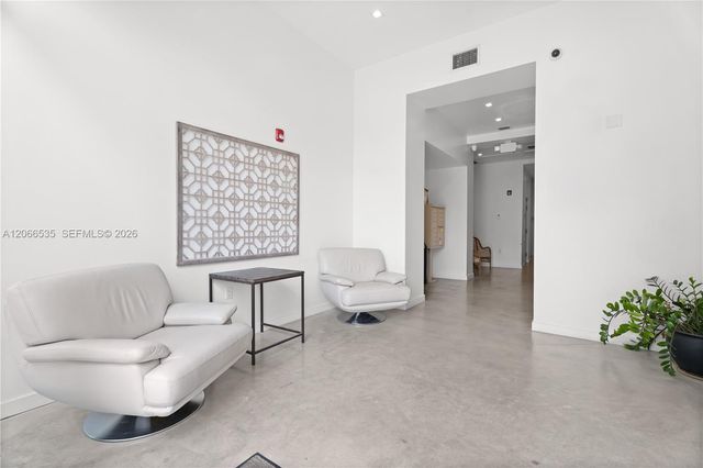 2010 SW 25th Terrace 204, Miami, FL 33133