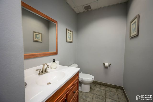 7251 W Touhy Avenue, Chicago, IL 60631