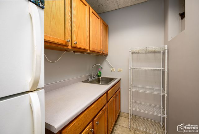 7251 W Touhy Avenue, Chicago, IL 60631